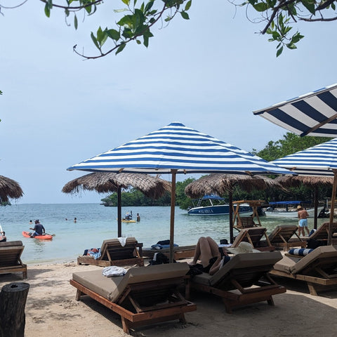 Rosario_Islands_day_trip_Bela_Beach_open_bar